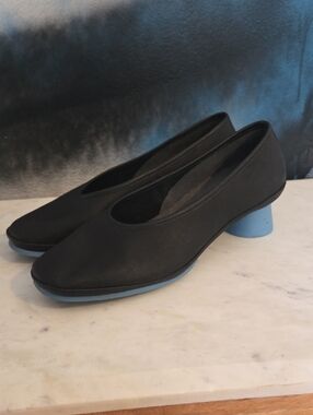 Camper Black Leather Pumps with Light Blue Sole And Heel